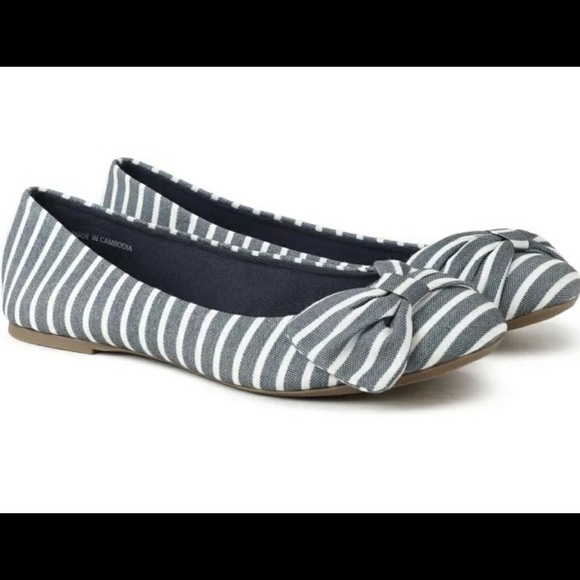 Time and Tru Striped Flats size 7 - Picture 1 of 3